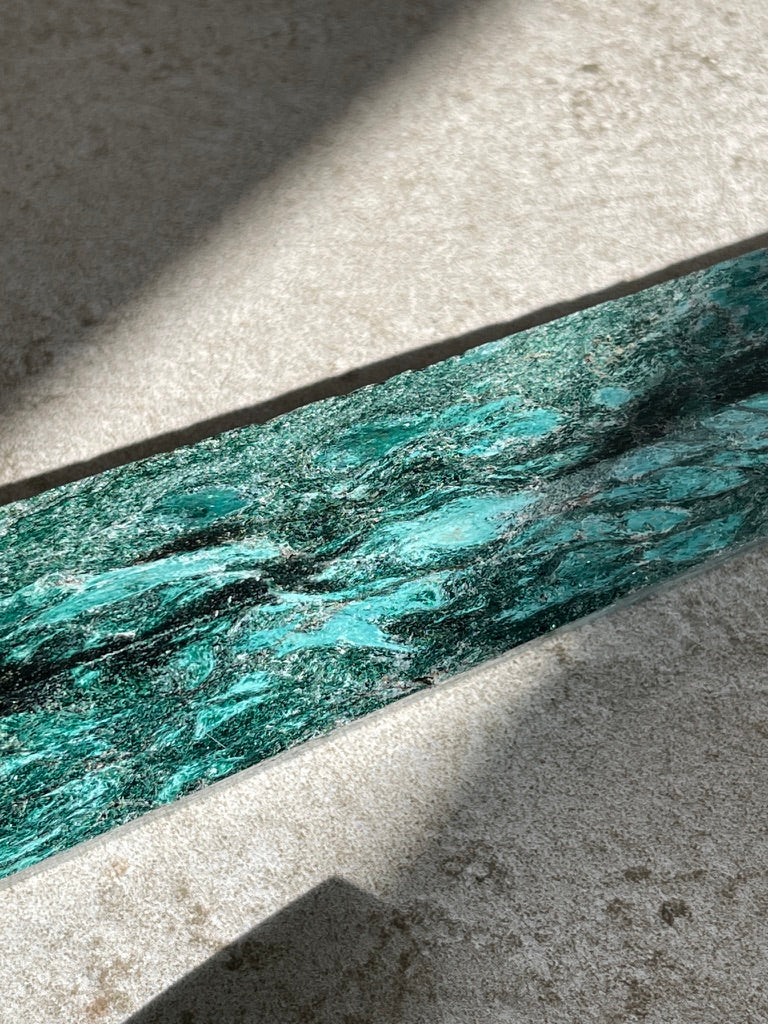 Green Fuchsite in Dark Matrix Point