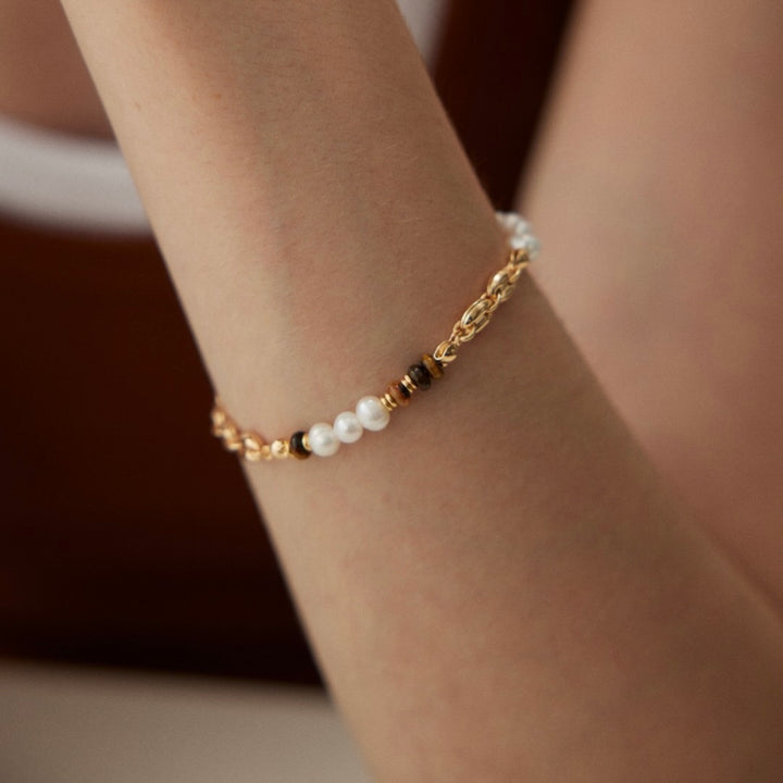 衡 · Heng -  Tiger's Eye + Pearl Bracelet