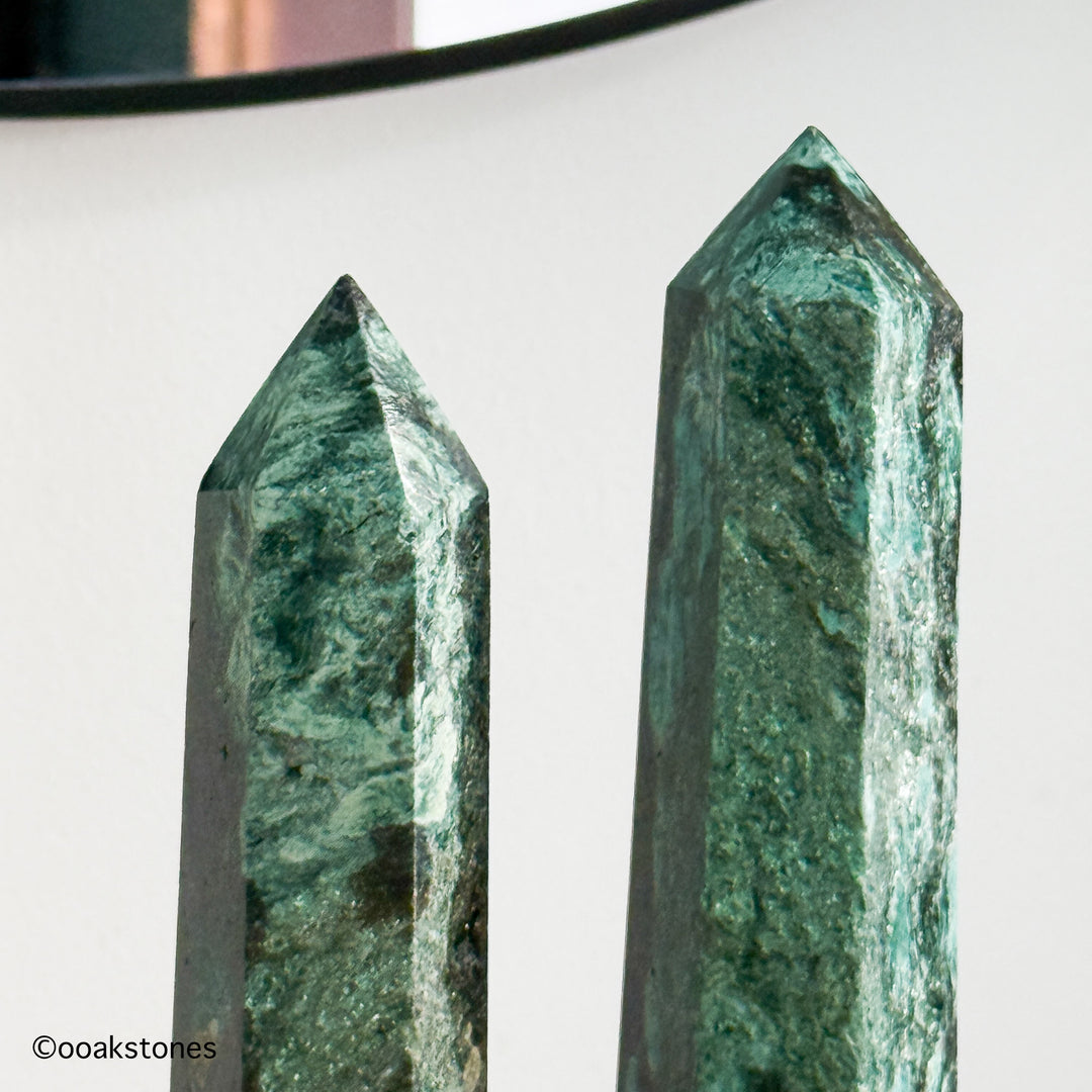 Green Fuchsite in Dark Matrix Point