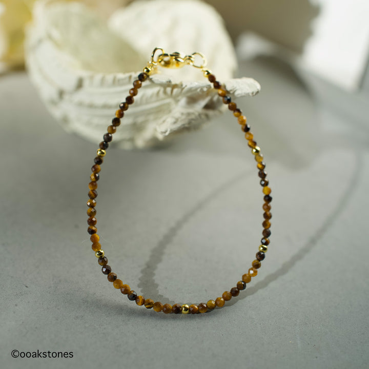 Minimalist crystal bracelet with adjustable cord