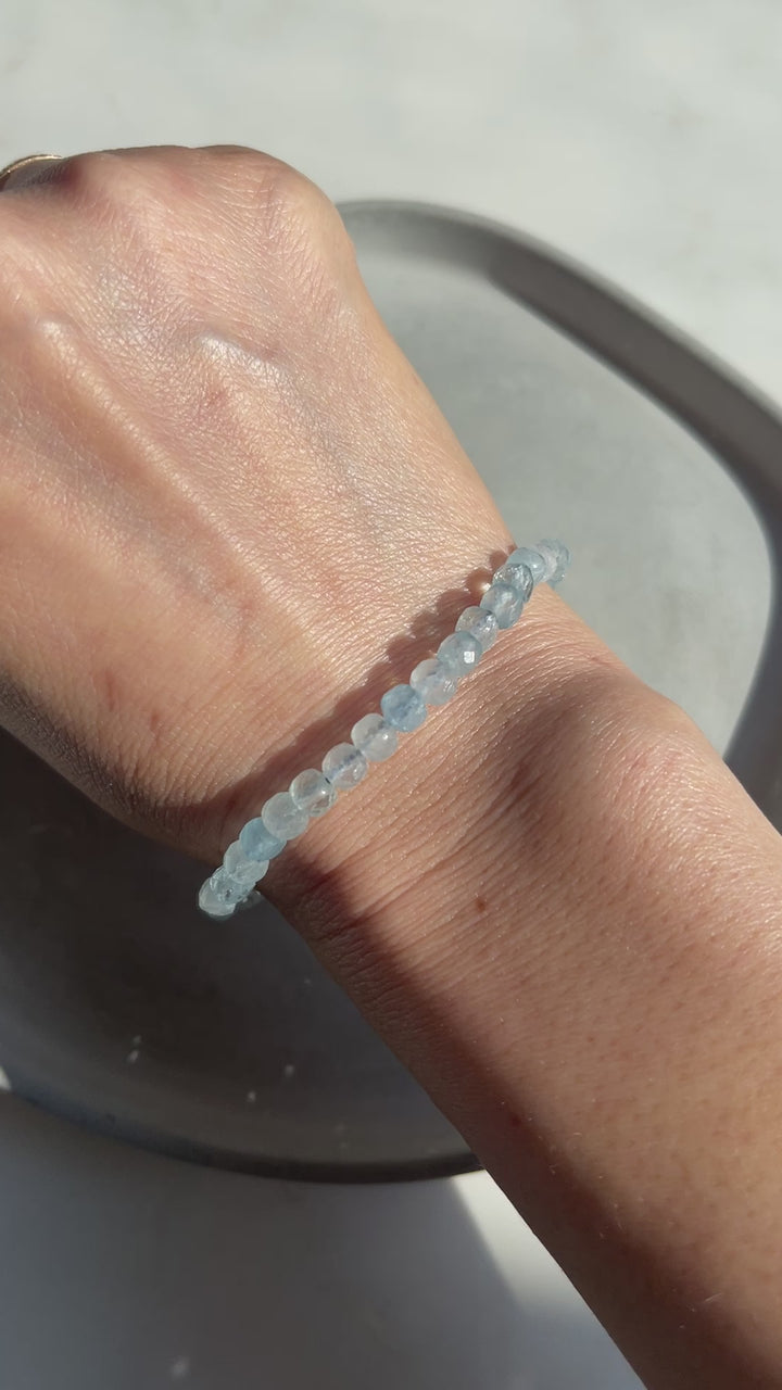 Aquamarine Elastic Cube Bracelet