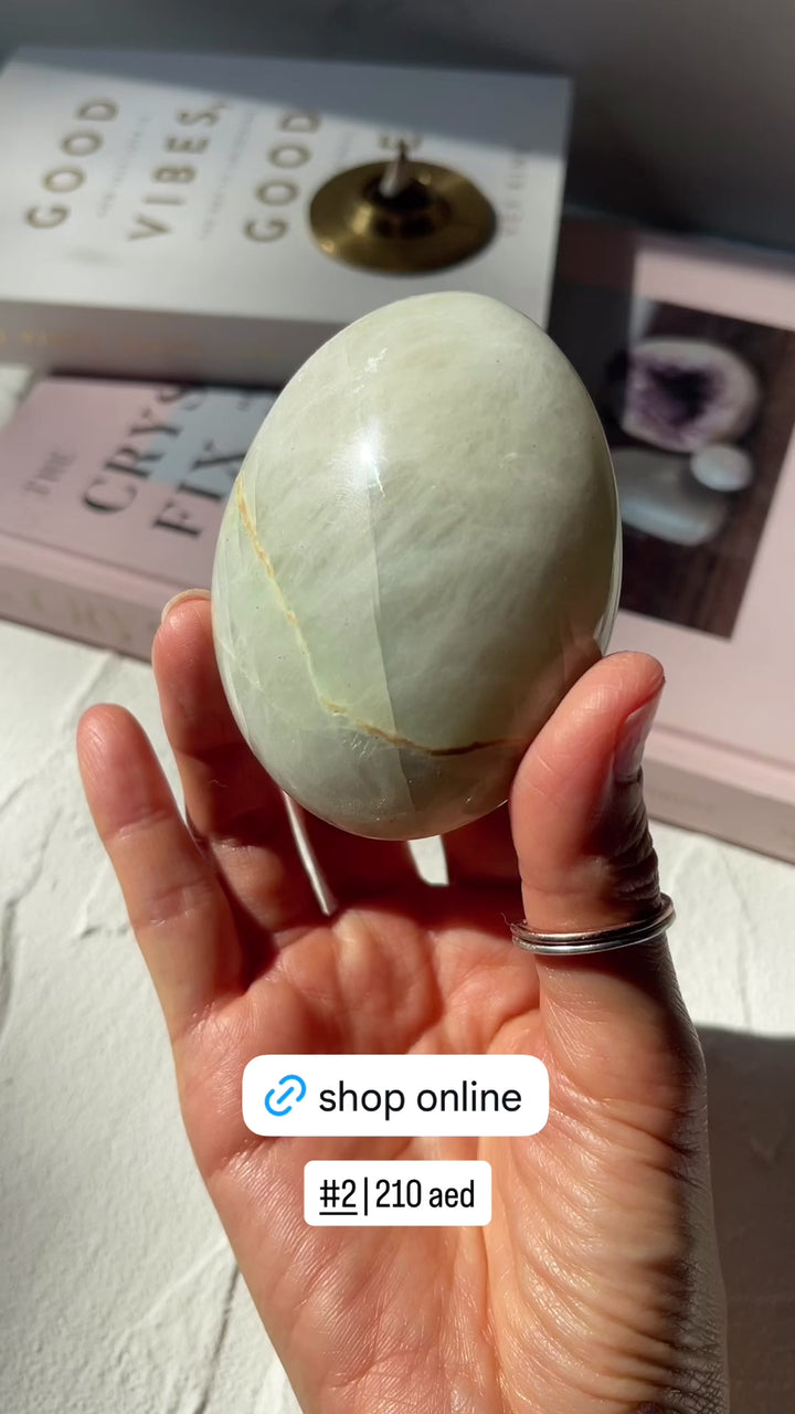 Garnierite, aka Green moonstone, Palm Stone