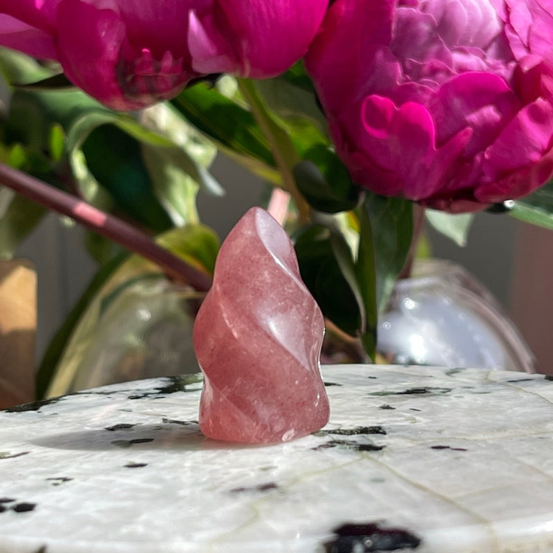 Strawberry quartz mini crystal flame
